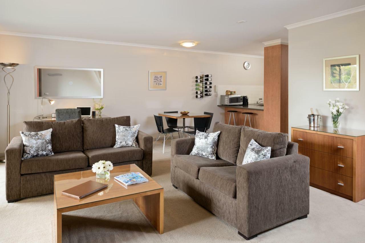 Ringwood Royale Aparthotel Buitenkant foto